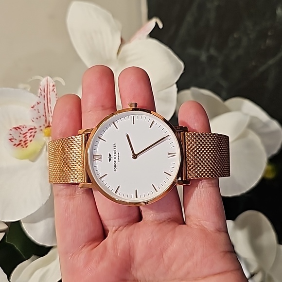 Forge & Foster London Women's Gold Classic Edition Watch NIB - Picture 5 of 9